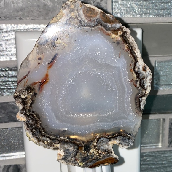 Hand cut and polished rock night light - Picture 5 of 6